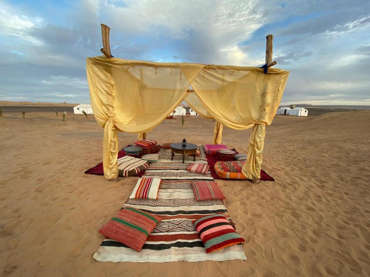 Hotel Luxury Bega Camp Merzouga Esterno foto